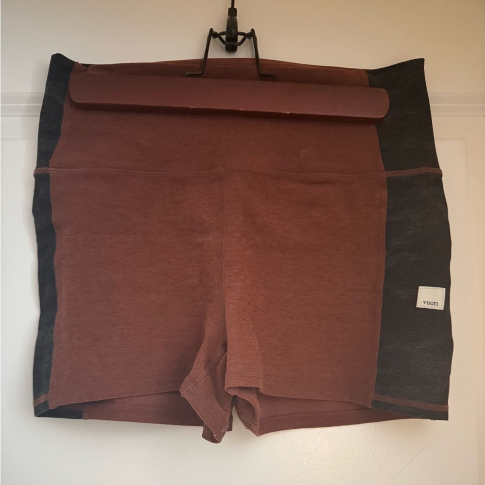 Vuori Shorts